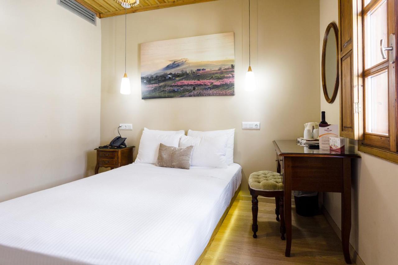 Blossom Rooms & Suite ヴェリア エクステリア 写真
