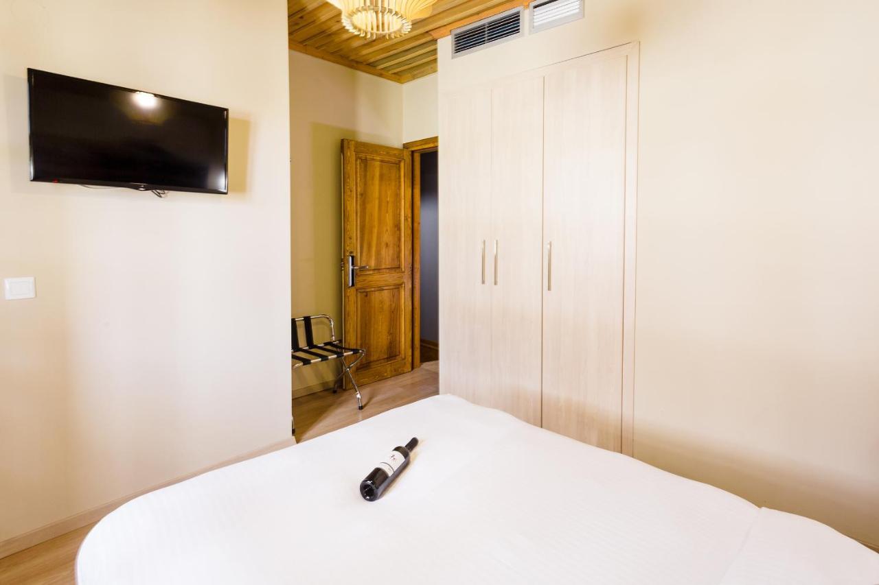 Blossom Rooms & Suite ヴェリア エクステリア 写真